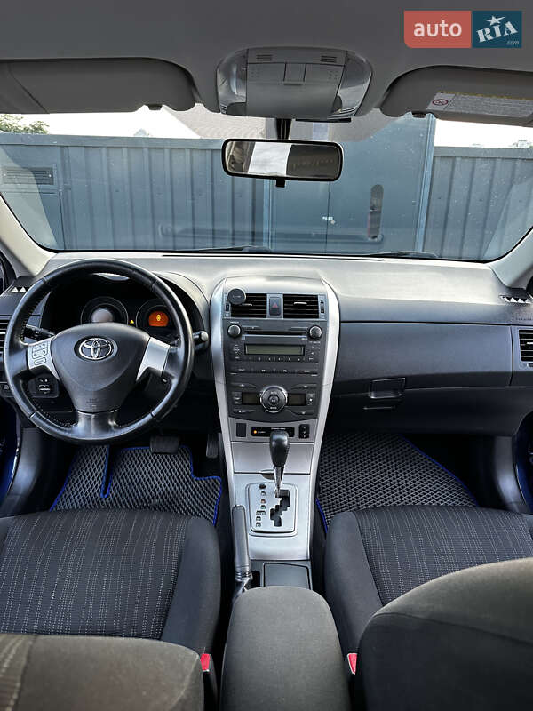 Седан Toyota Corolla 2009 в Києві