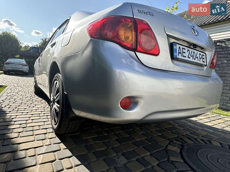 Седан Toyota Corolla 2007 в Дніпрі