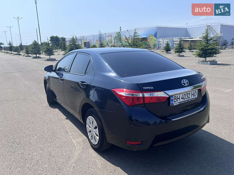 Седан Toyota Corolla 2013 в Одесі