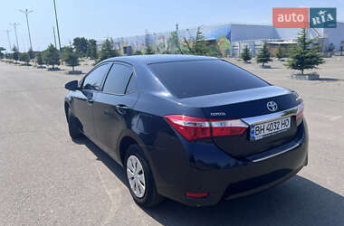 Седан Toyota Corolla 2013 в 