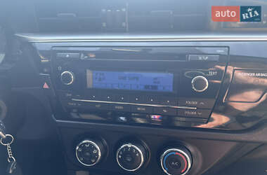 Седан Toyota Corolla 2013 в 