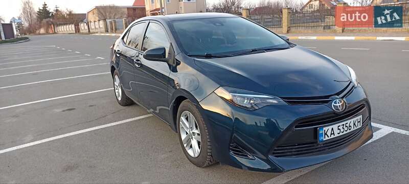 Седан Toyota Corolla 2017 в Києві