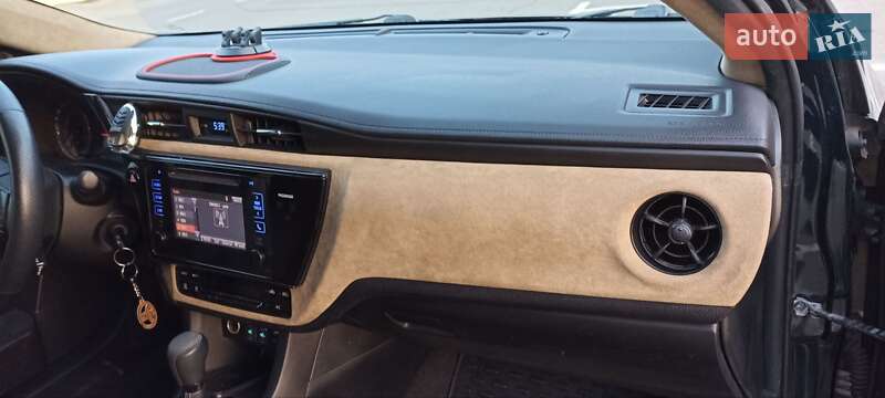 Седан Toyota Corolla 2017 в Києві