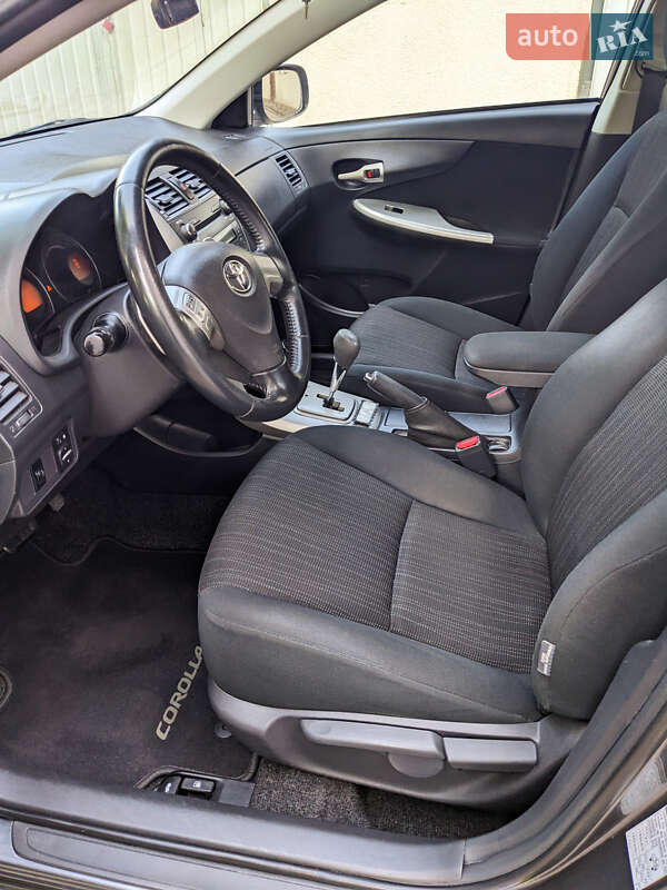 Седан Toyota Corolla 2008 в Копычинце