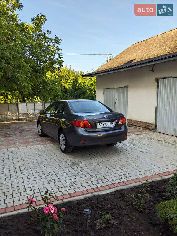 Седан Toyota Corolla 2008 в Копычинце