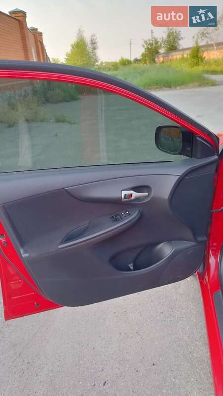 Седан Toyota Corolla 2009 в Новомосковске