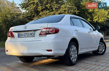 Седан Toyota Corolla 2010 в 