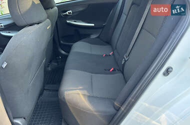 Седан Toyota Corolla 2010 в 