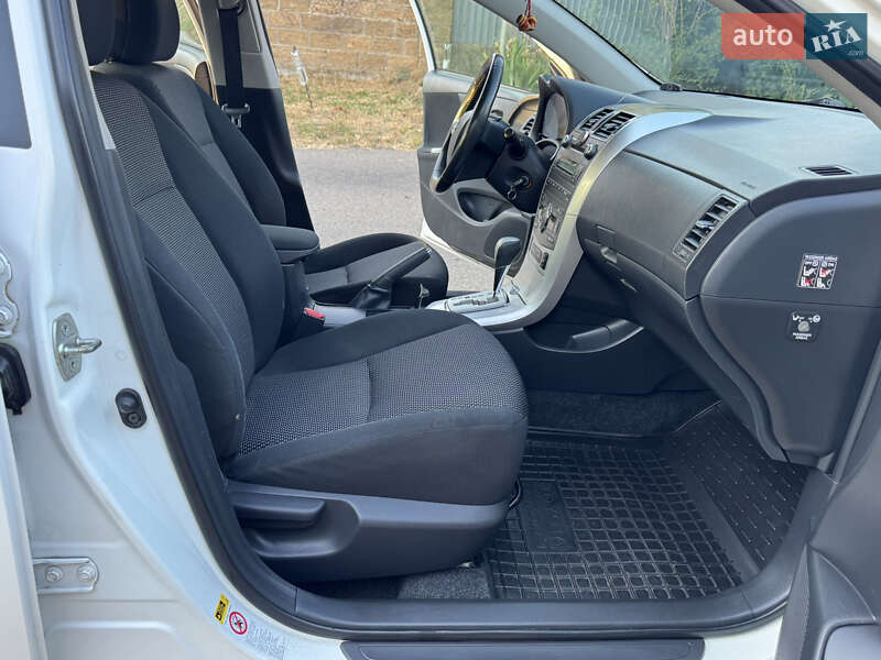 Седан Toyota Corolla 2010 в Одессе