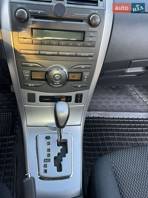 Седан Toyota Corolla 2010 в Одессе