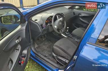 Седан Toyota Corolla 2011 в 