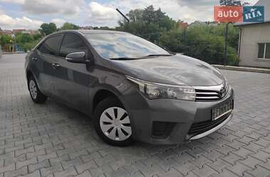 Седан Toyota Corolla 2013 в Хмельницком