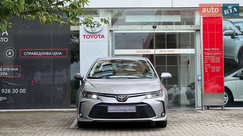 Седан Toyota Corolla 2021 в Ужгороде