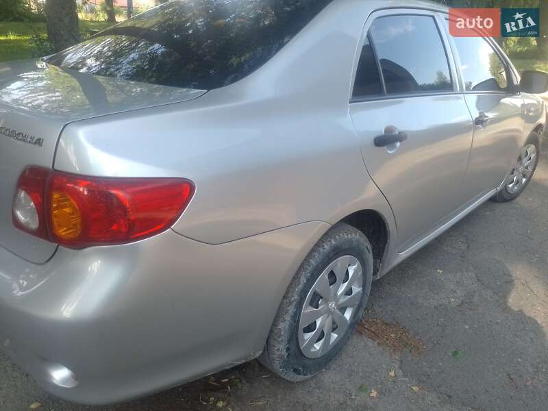 Седан Toyota Corolla 2008 в Козове