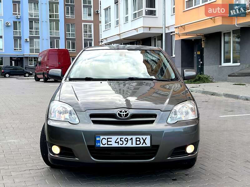 Хэтчбек Toyota Corolla 2005 в Черновцах