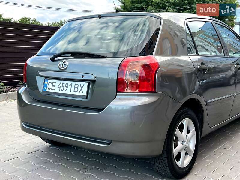 Хэтчбек Toyota Corolla 2005 в Черновцах