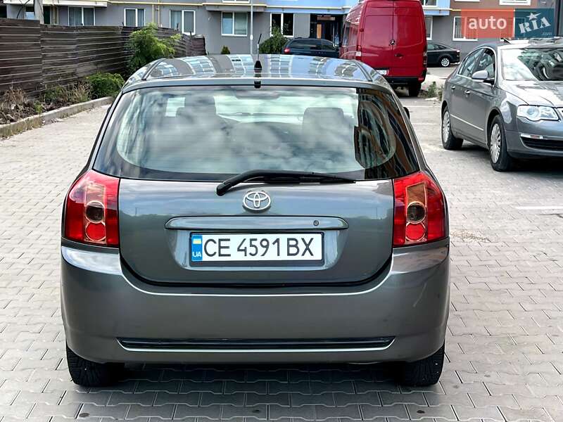 Хэтчбек Toyota Corolla 2005 в Черновцах