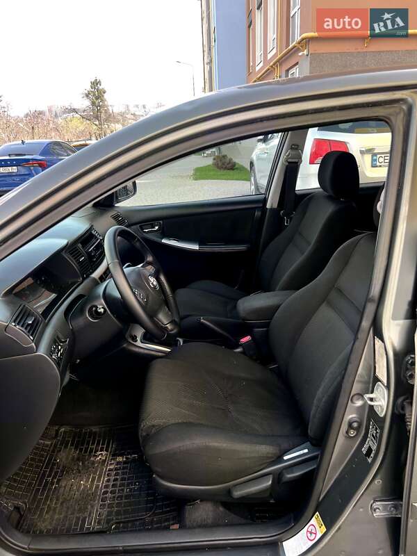 Хэтчбек Toyota Corolla 2005 в Черновцах