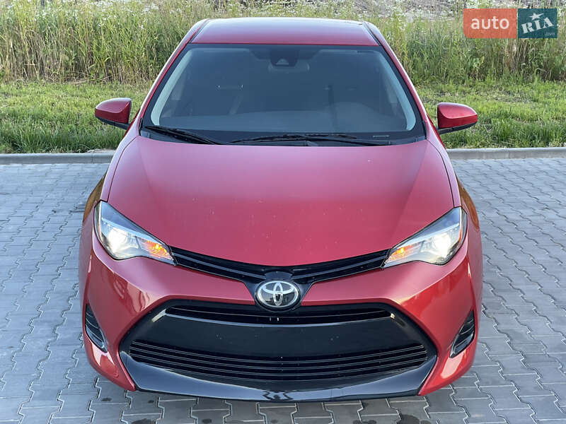 Седан Toyota Corolla 2018 в Луцке