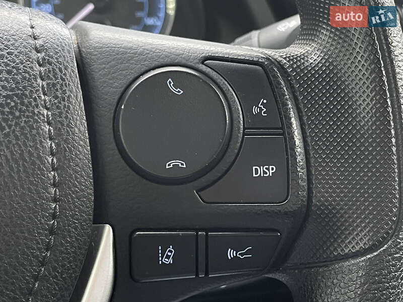 Седан Toyota Corolla 2018 в Луцке
