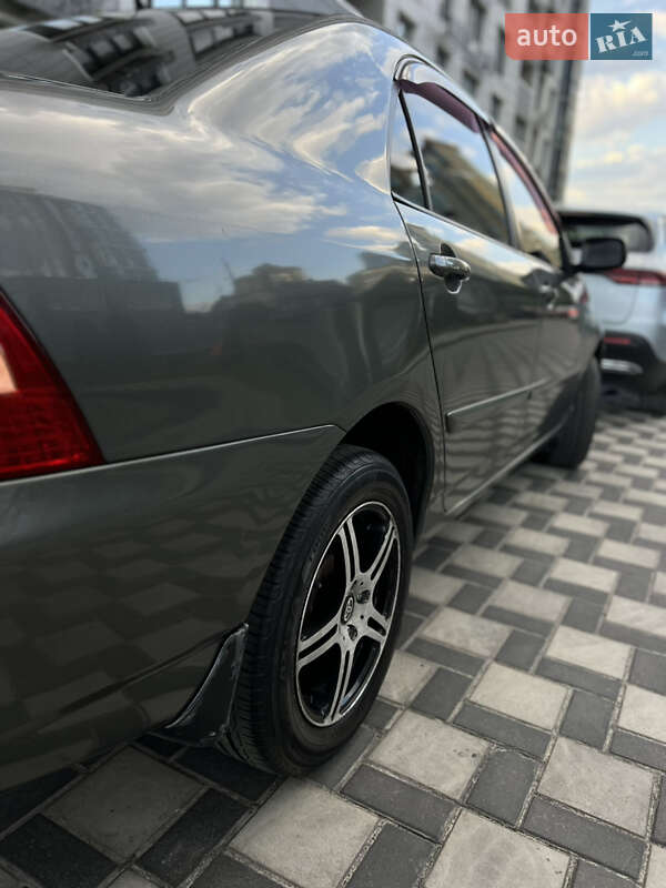 Седан Toyota Corolla 2005 в Києві