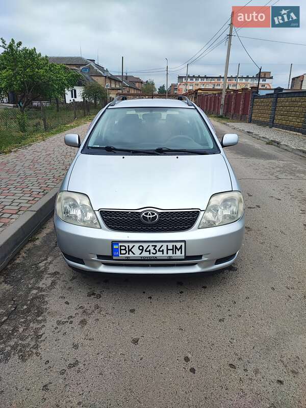 Универсал Toyota Corolla 2002 в Сарнах