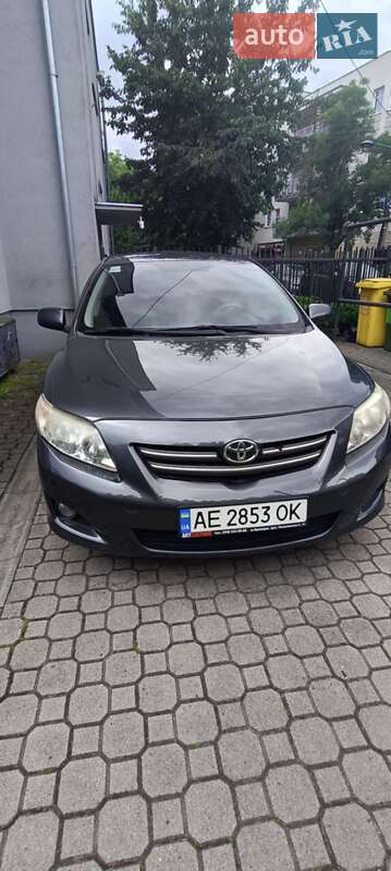 Седан Toyota Corolla 2008 в Львове