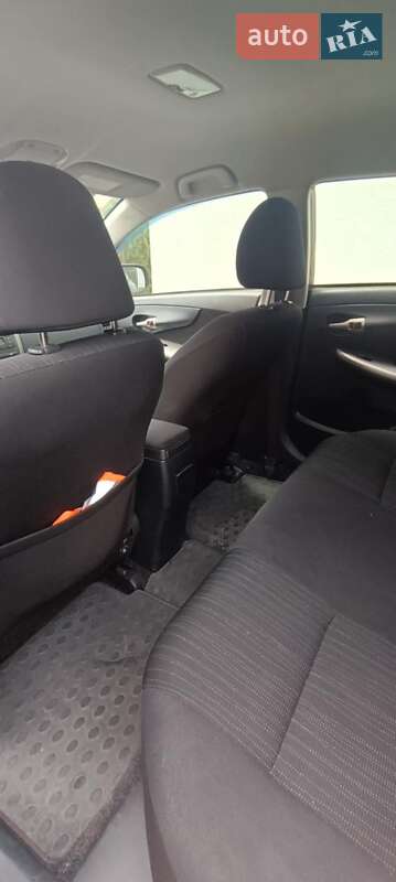 Седан Toyota Corolla 2008 в Львове