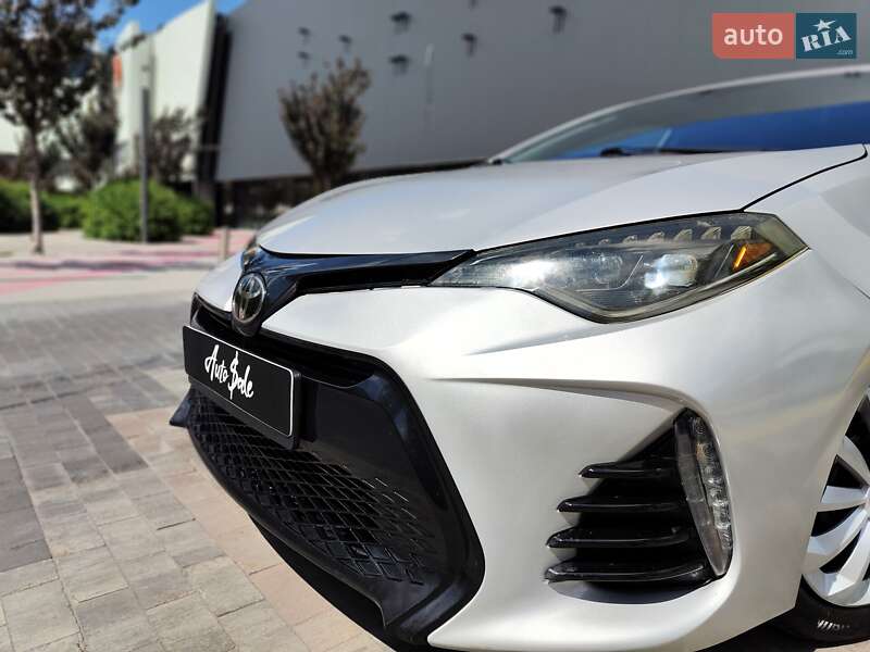 Седан Toyota Corolla 2019 в Киеве