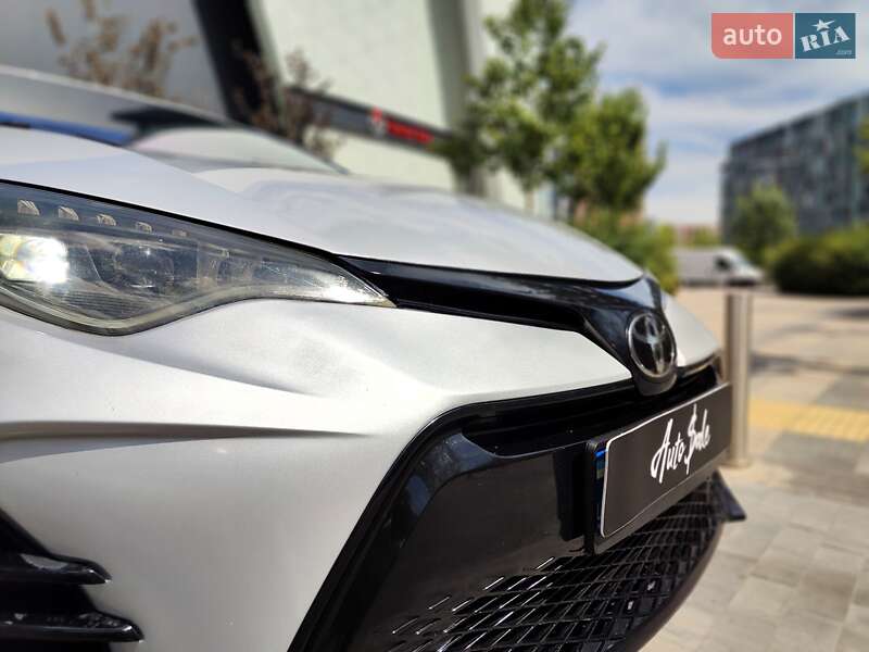 Седан Toyota Corolla 2019 в Киеве