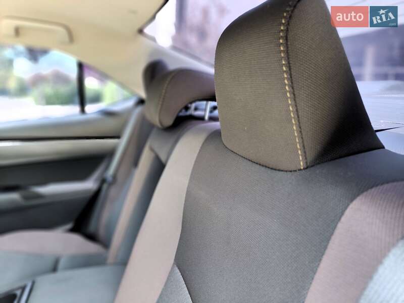 Седан Toyota Corolla 2019 в Киеве