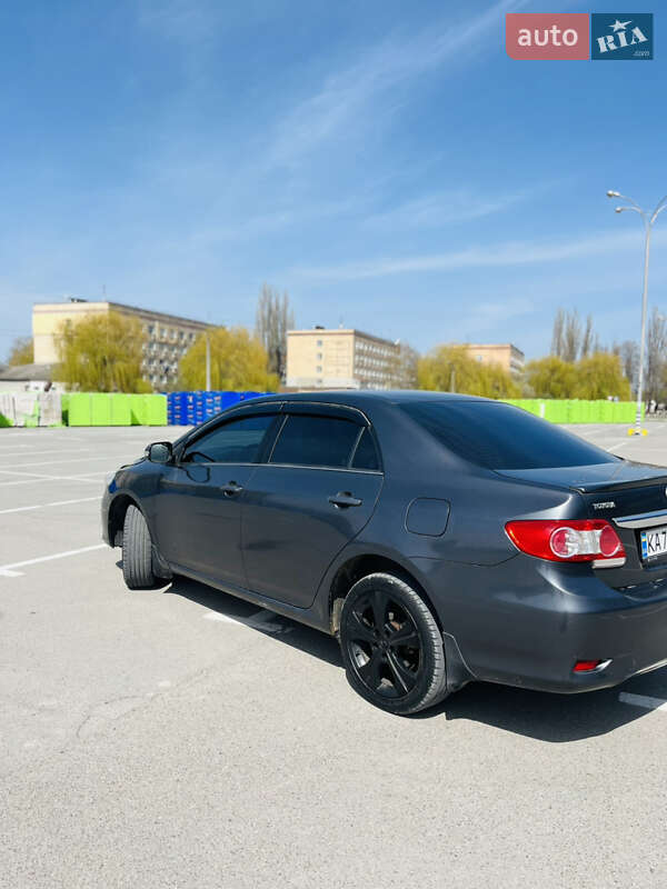 Седан Toyota Corolla 2011 в Каменец-Подольском