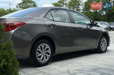 Седан Toyota Corolla 2018 в 