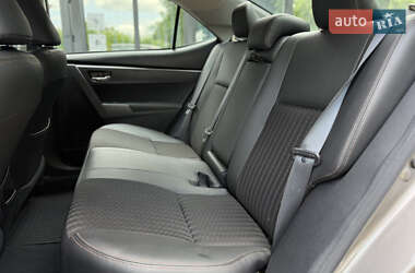 Седан Toyota Corolla 2018 в 