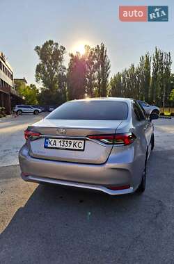 Седан Toyota Corolla 2021 в 