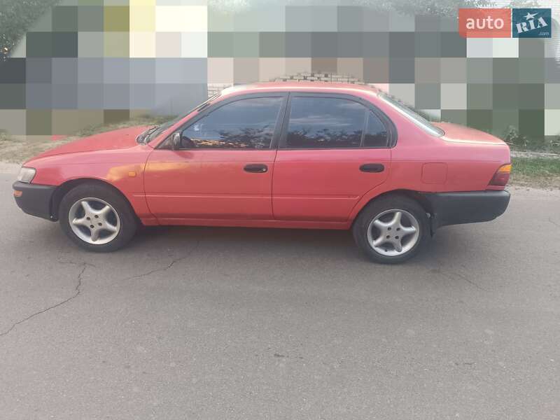 Седан Toyota Corolla 1992 в Немишаево