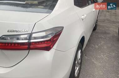 Седан Toyota Corolla 2017 в 