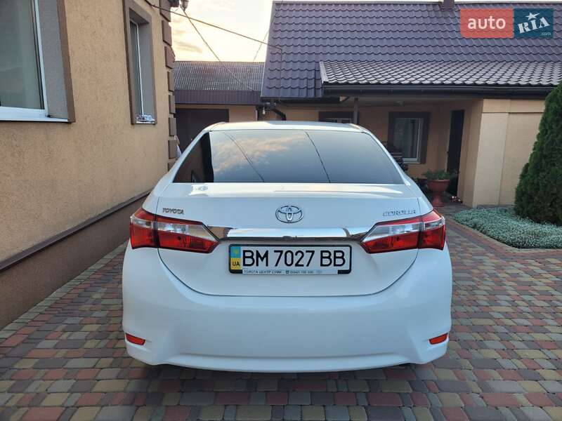 Седан Toyota Corolla 2014 в Миргороде