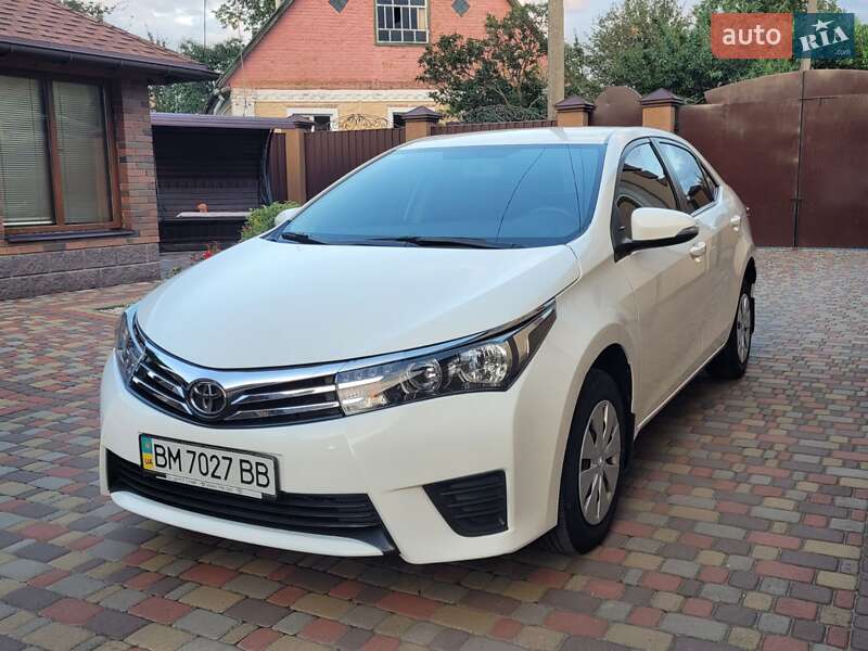 Седан Toyota Corolla 2014 в Миргороде