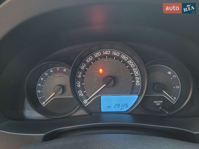 Седан Toyota Corolla 2014 в Миргороде