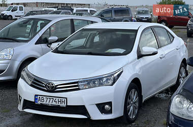 Седан Toyota Corolla 2013 в Виннице