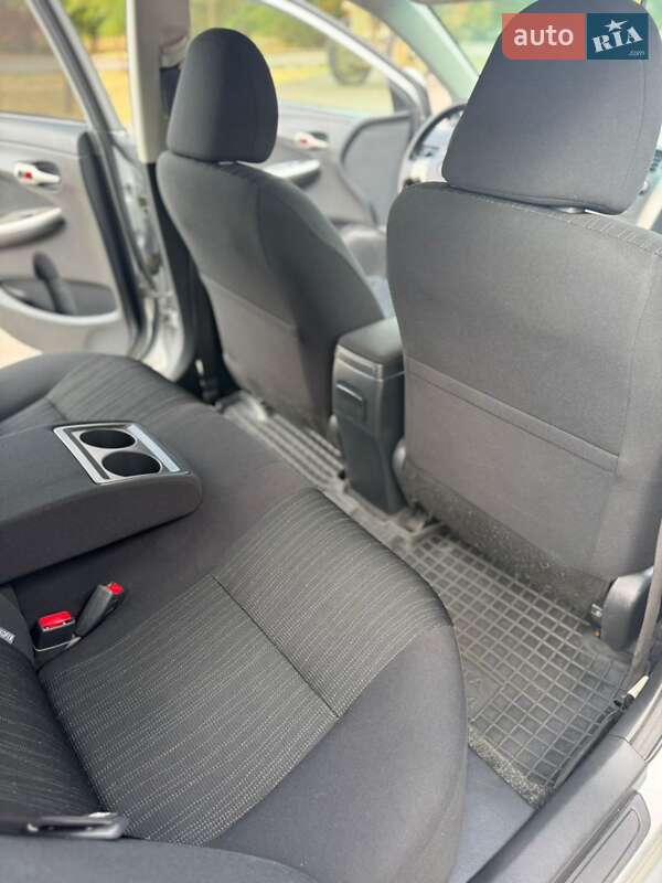 Седан Toyota Corolla 2007 в Кривом Роге