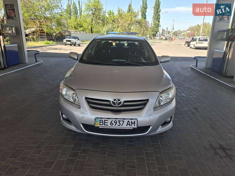 Седан Toyota Corolla 2008 в Николаеве