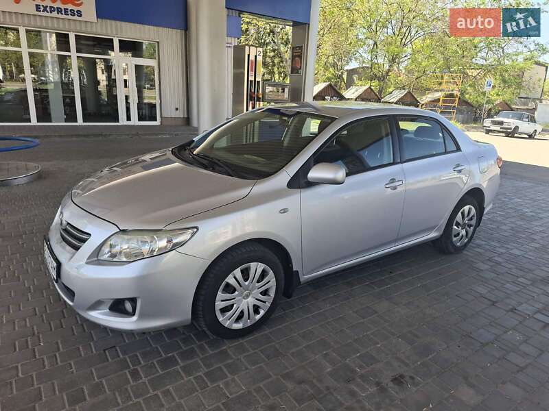 Седан Toyota Corolla 2008 в Николаеве