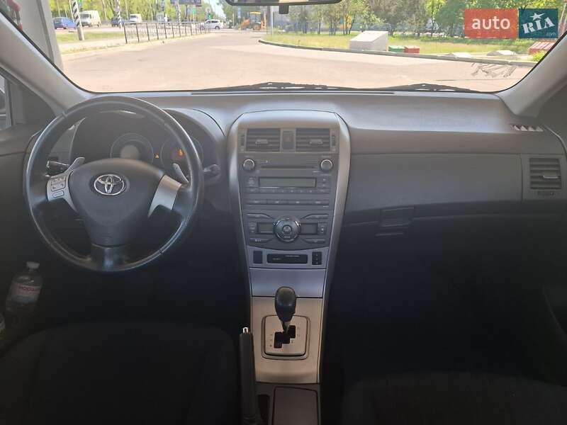 Седан Toyota Corolla 2008 в Николаеве