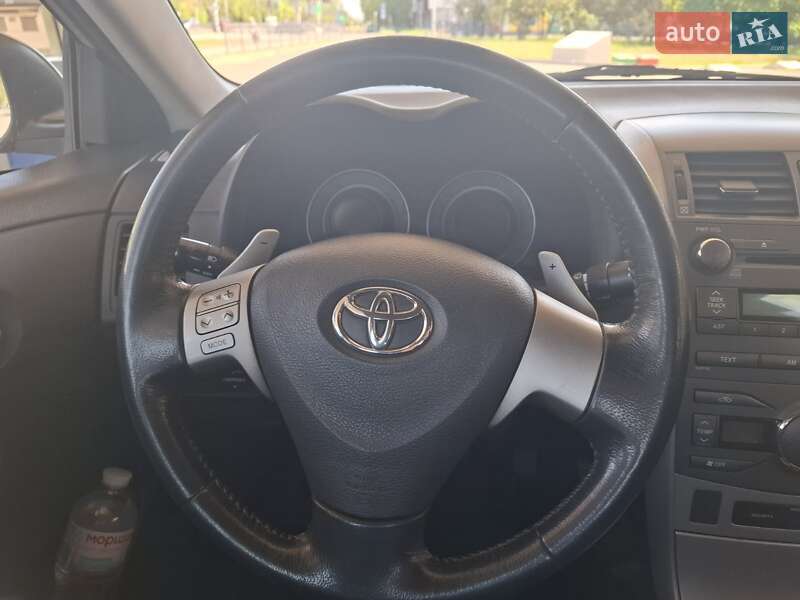 Седан Toyota Corolla 2008 в Николаеве