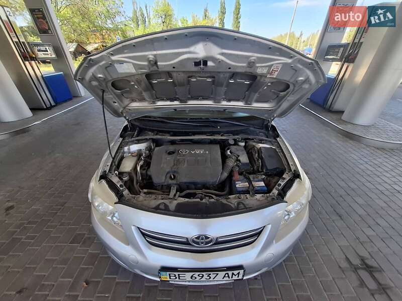 Седан Toyota Corolla 2008 в Николаеве
