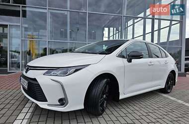 Седан Toyota Corolla 2022 в Львове