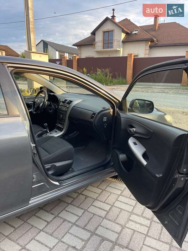 Седан Toyota Corolla 2008 в Гатном