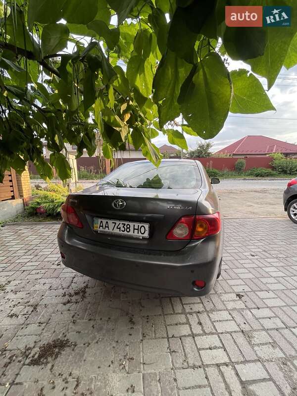 Седан Toyota Corolla 2008 в Гатном